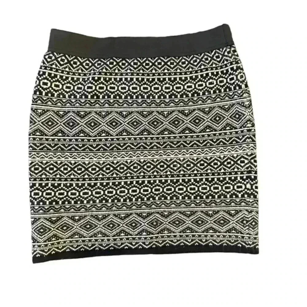 Joe Fresh Mini Skirt Black White Patterned Size S Small | Abstract Geometric